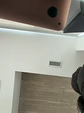 Snapshot of Your_Paris chatting on 03/26/26, 05:22 Your Paris online show from 03/26/26, 05:22