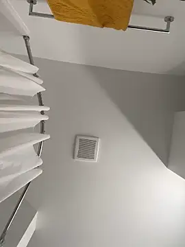 Snapshot of Your_Paris chatting on 02/04/26, 10:16 Your Paris online show from 02/04/26, 10:16