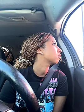 Snapshot of Your_Paris chatting on 10/09/25, 03:45 Your Paris online show from 10/09/25, 03:45