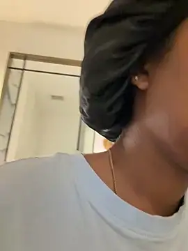 Snapshot of Your_Paris chatting on 03/02/26, 05:42 Your Paris online show from 03/02/26, 05:42