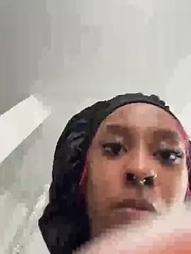 Snapshot of Your_Paris chatting on 02/13/26, 09:53 Your Paris online show from 02/13/26, 09:53