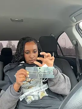 Snapshot of Your_Paris chatting on 03/16/26, 05:59 Your Paris online show from 03/16/26, 05:59