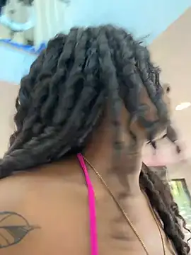 Snapshot of Your_Paris chatting on 03/01/26, 09:15 Your Paris online show from 03/01/26, 09:15