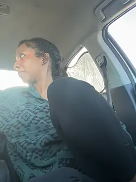 Snapshot of Your_Paris chatting on 03/22/25, 02:58 Your Paris online show from 03/22/25, 02:58