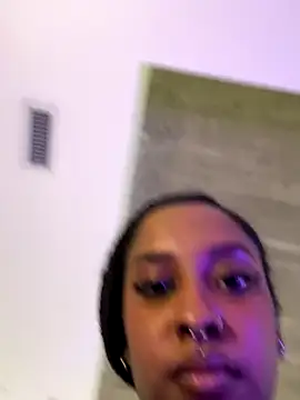 Snapshot of Your_Paris chatting on 11/27/25, 04:24 Your Paris online show from 11/27/25, 04:24