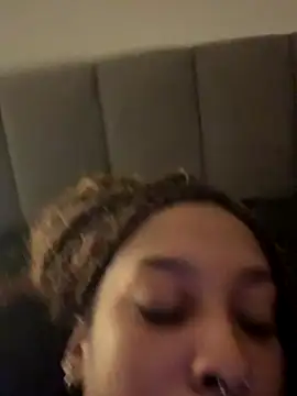 Snapshot of Your_Paris chatting on 10/21/25, 12:37 Your Paris online show from 10/21/25, 12:37