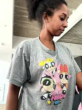 Snapshot of Your_Paris chatting on 01/14/26, 05:38 Your Paris online show from 01/14/26, 05:38