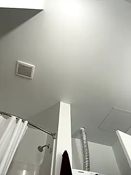 Snapshot of Your_Paris chatting on 09/24/25, 03:40 Your Paris online show from 09/24/25, 03:40