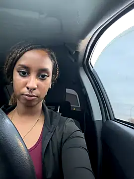 Snapshot of Your_Paris chatting on 10/19/25, 02:31 Your Paris online show from 10/19/25, 02:31