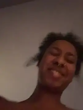 Snapshot of Your_Paris chatting on 01/10/26, 12:50 Your Paris online show from 01/10/26, 12:50