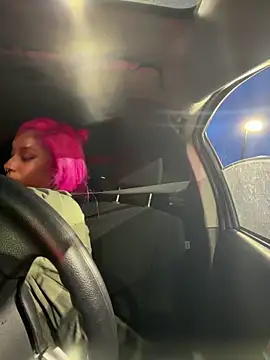 Snapshot of Your_Paris chatting on 02/11/26, 01:05 Your Paris online show from 02/11/26, 01:05