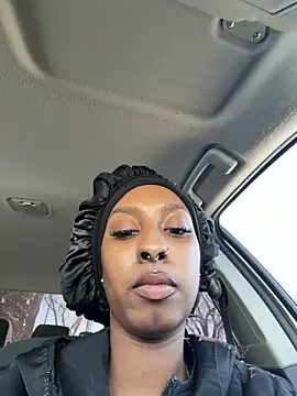 Snapshot of Your_Paris chatting on 02/20/26, 08:44 Your Paris online show from 02/20/26, 08:44