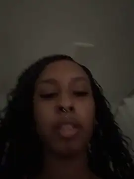 Snapshot of Your_Paris chatting on 04/08/26, 04:52 Your Paris online show from 04/08/26, 04:52