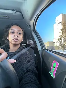 Snapshot of Your_Paris chatting on 02/19/26, 03:31 Your Paris online show from 02/19/26, 03:31