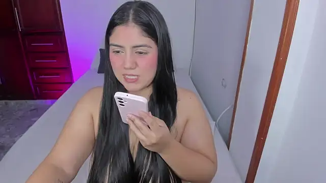 iris torrez  online show from 12/19/25, 04:42