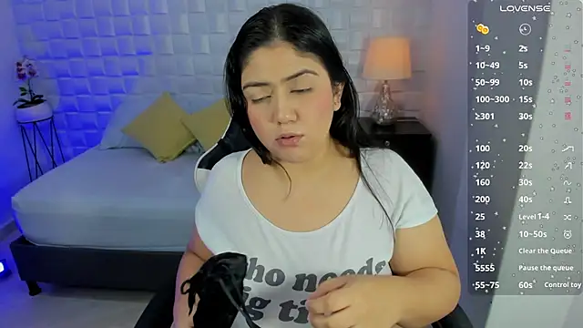 Snapshot of iris_torrez_ chatting on 06/17/26, 12:15 iris torrez online show from 06/17/26, 12:15