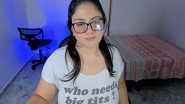 Snapshot of iris_torrez_ chatting on 09/10/25, 02:16 iris torrez online show from 09/10/25, 02:16