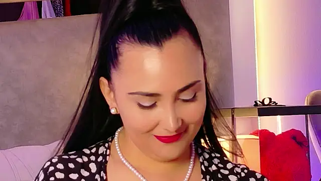 Snapshot of Evangeline_Taylorr chatting on 11/15/25, 08:24 Evangeline Taylorr online show from 11/15/25, 08:24