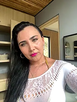 Snapshot of Evangeline_Taylorr chatting on 09/08/25, 07:35 Evangeline Taylorr online show from 09/08/25, 07:35