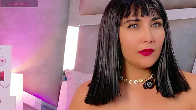 Snapshot of Evangeline_Taylorr chatting on 12/04/25, 01:15 Evangeline Taylorr online show from 12/04/25, 01:15