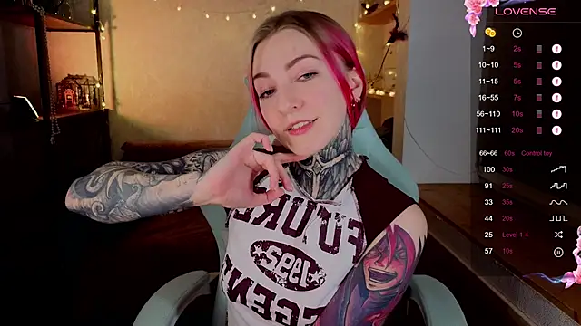 Roxy      online show from 01/16/26, 08:13