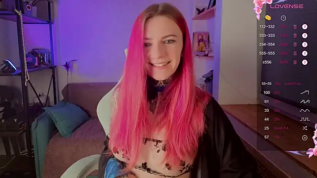 Roxy      online show from 11/18/25, 06:06