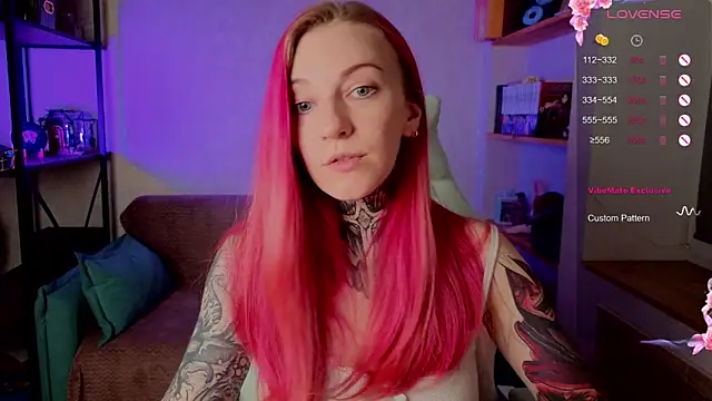 Roxy      online show from 10/03/25, 08:43