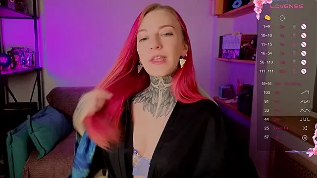 Roxy      online show from 10/05/25, 08:32