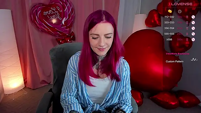 Roxy      online show from 02/13/25, 08:34