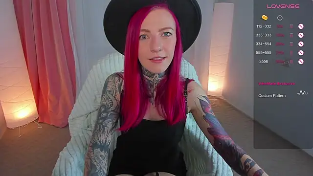 Roxy      online show from 03/13/25, 08:32