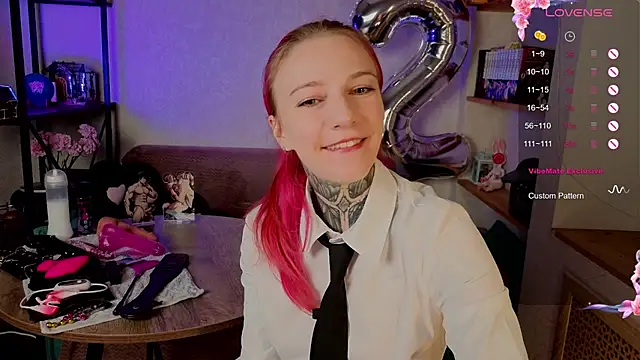 Roxy      online show from 10/19/25, 09:17