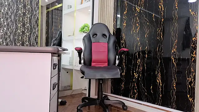 MissEscarleth online show from 03/13/26, 01:54