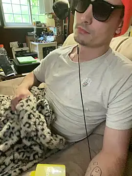 Snapshot of JustTylerr chatting on 06/21/26, 11:49 JustTylerr online show from 06/21/26, 11:49