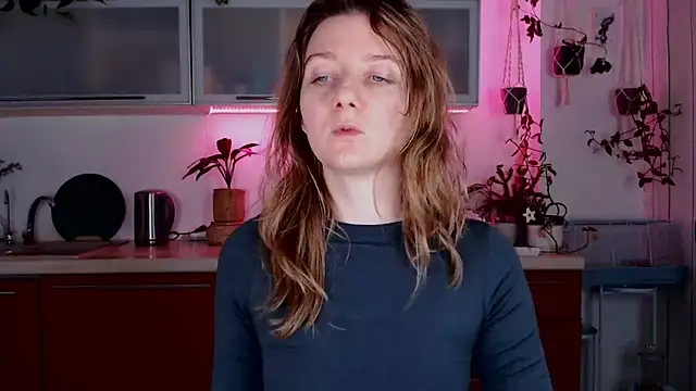 Elly Helly online show from 12/13/24, 08:37