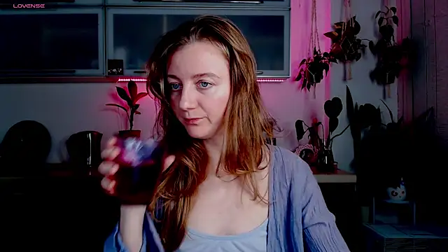 Elly Helly online show from 11/17/25, 08:46