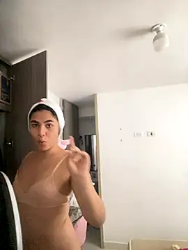 IsabelleFoxx  online show from 11/05/25, 08:12