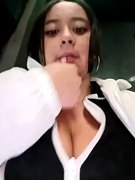 Snapshot of Cristal__04 chatting on 03/07/25, 11:38 Cristal 04 online show from 03/07/25, 11:38