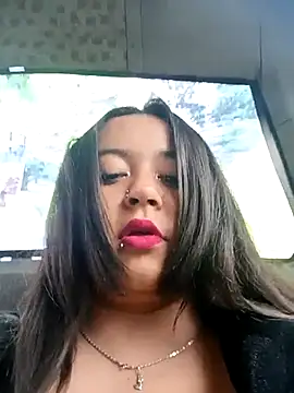 Snapshot of Cristal__04 chatting on 03/17/25, 02:56 Cristal 04 online show from 03/17/25, 02:56