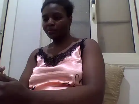 queenzuena online show from 05/08/26, 09:51