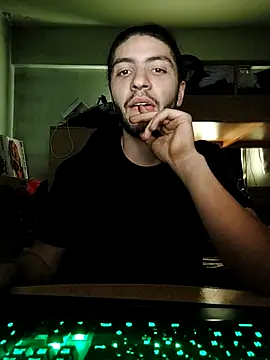Snapshot of kleineid77 chatting on 05/25/26, 03:22 kleineid77 online show from 05/25/26, 03:22