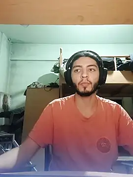 kleineid77 online show from 11/23/25, 04:39