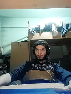 kleineid77 online show from 12/14/25, 04:34