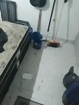 Snapshot of pikalindaxx chatting on 02/20/26, 06:48 pikalindaxx online show from 02/20/26, 06:48