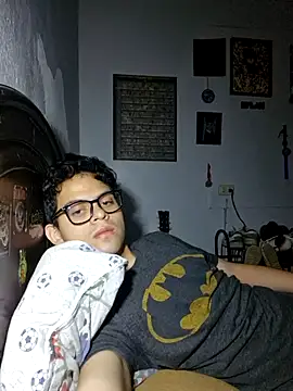 Snapshot of Josudaln2 chatting on 11/11/25, 01:28 Josudaln2 online show from 11/11/25, 01:28