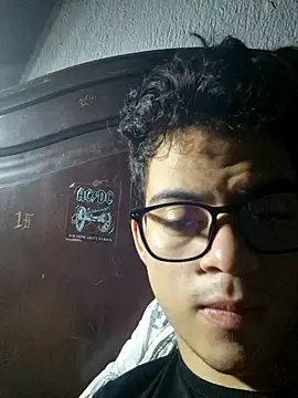 Snapshot of Josudaln2 chatting on 11/12/25, 02:32 Josudaln2 online show from 11/12/25, 02:32