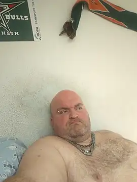 fickmonster2024 online show from 10/19/25, 08:39