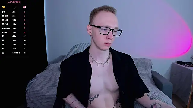 Snapshot of Alex_silents chatting on 06/09/26, 03:24 Alex silents online show from 06/09/26, 03:24