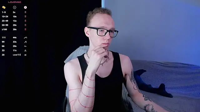 Snapshot of Alex_silents chatting on 07/16/26, 01:19 Alex silents online show from 07/16/26, 01:19