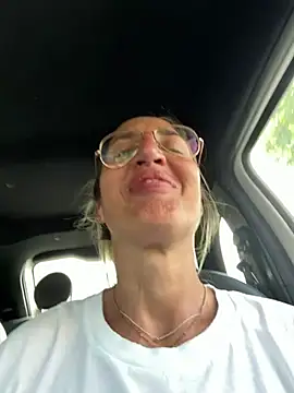 Snapshot of casalinga88 chatting on 06/21/26, 04:02 casalinga88 online show from 06/21/26, 04:02