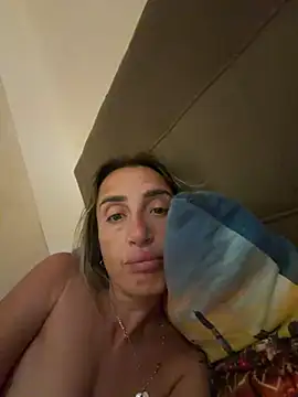 Snapshot of casalinga88 chatting on 07/14/26, 01:16 casalinga88 online show from 07/14/26, 01:16